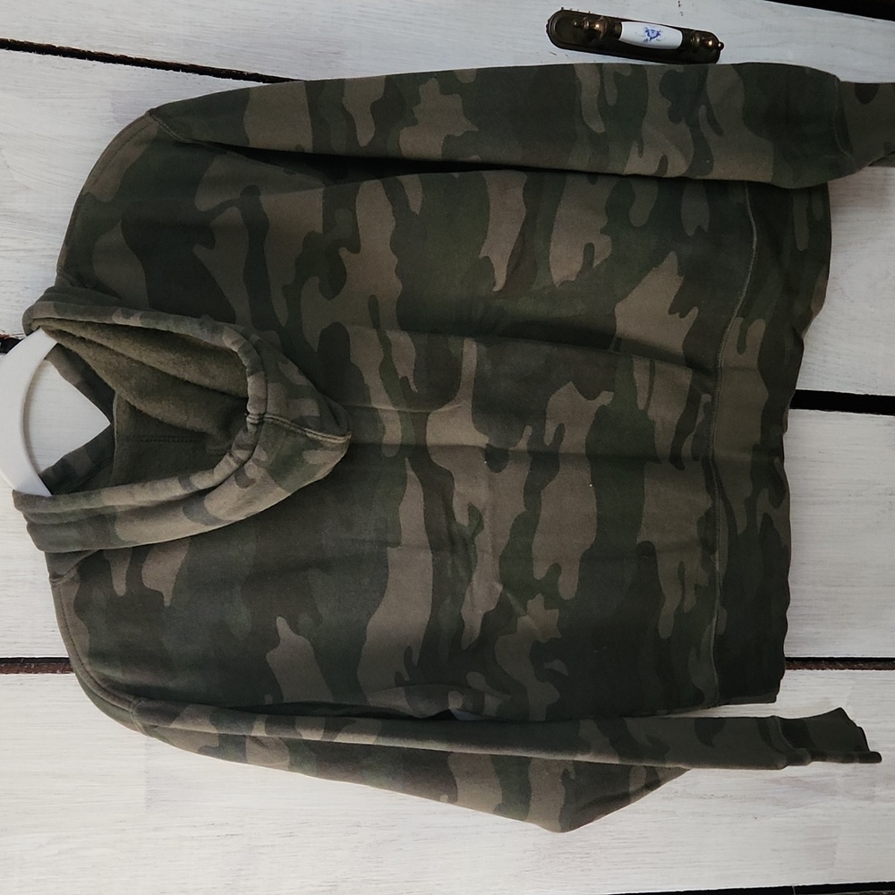Yee Yee Apparel Camo Hoodie Size Small - Picture 3 of 3